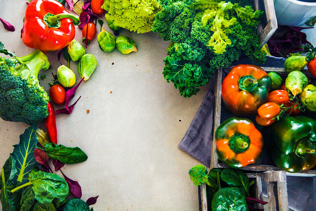 A frame of fresh vegetables (seen from above)