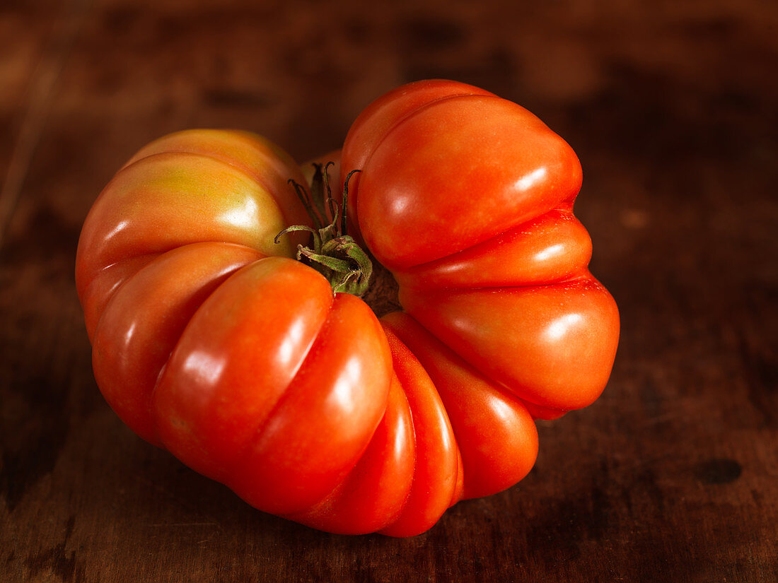 Eine Heirloomtomate