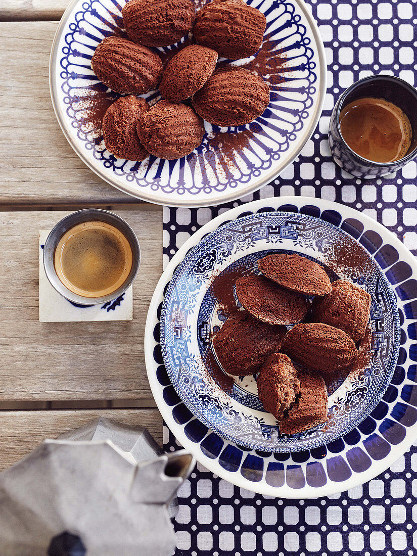 Espresso und Madeleines zum Brunch