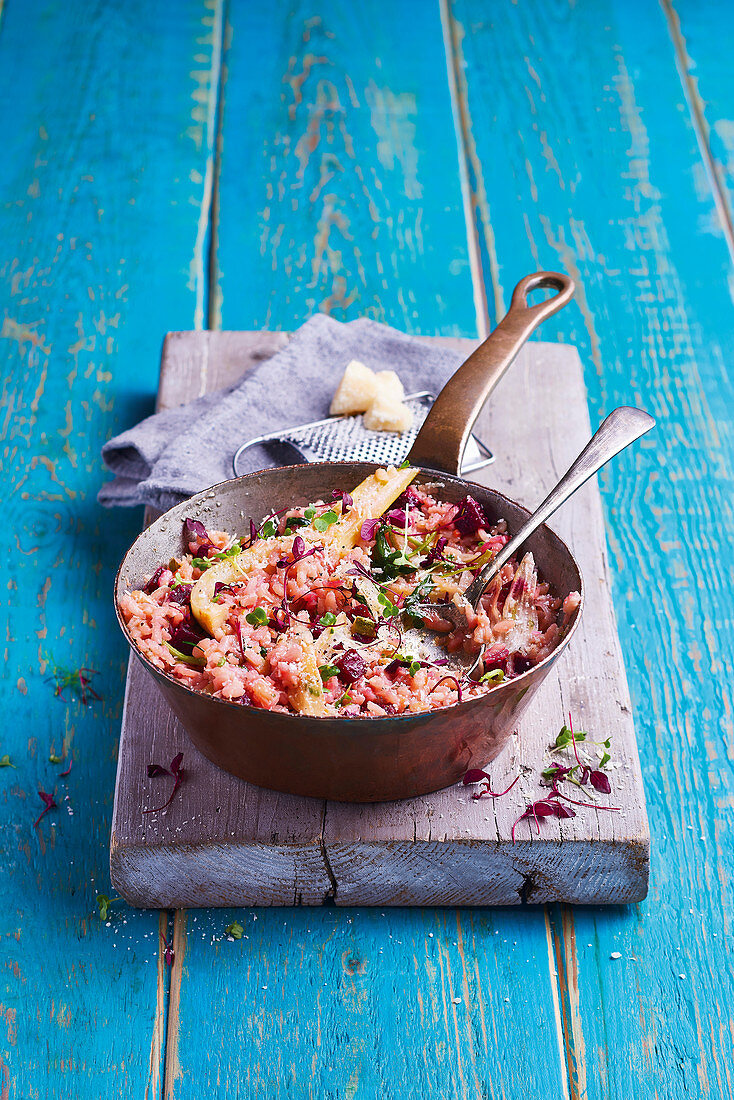 Gemüserisotto mit Rote Bete, Butternusskürbis, Kresse und geriebenem Parmesan