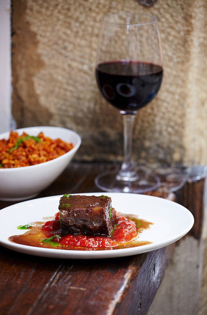 Veal cheeks braised in red wine