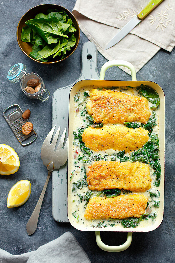 Cod with spinach and blue cheese