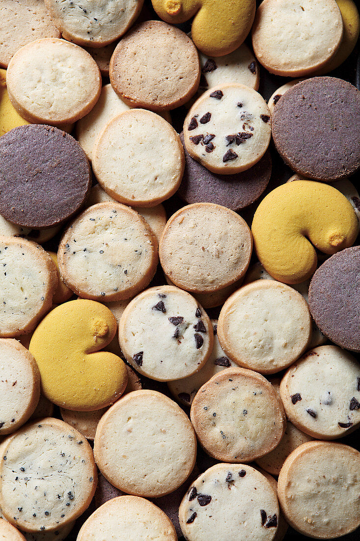 Various cookies (full-frame, seen from above)