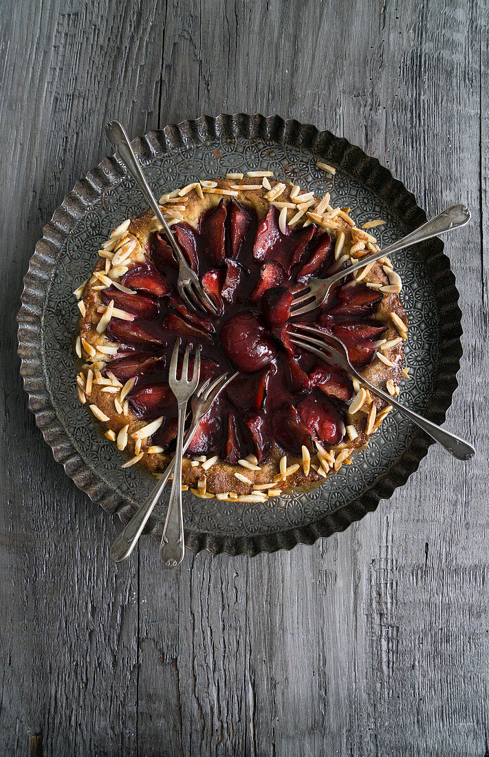 Plum cake with almonds