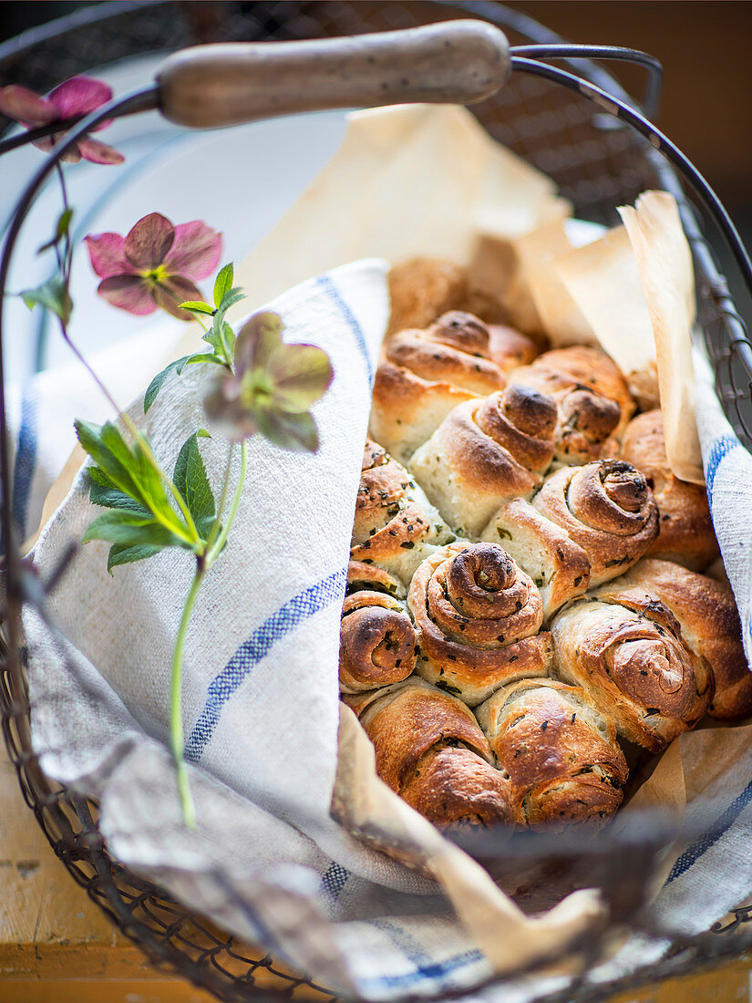 Kräuter-Rosenbrot