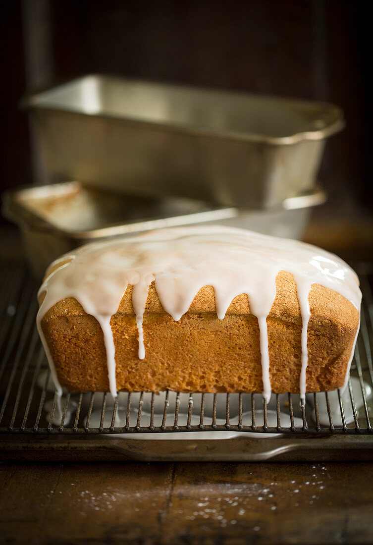 Pound cake with frosting