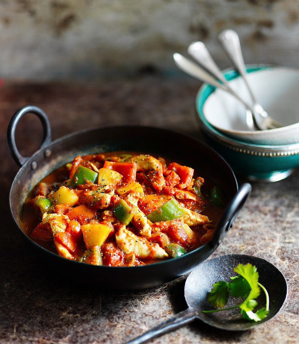 Hähnchencurry Jalfrezi mit Ananas und Paprika (Indien)