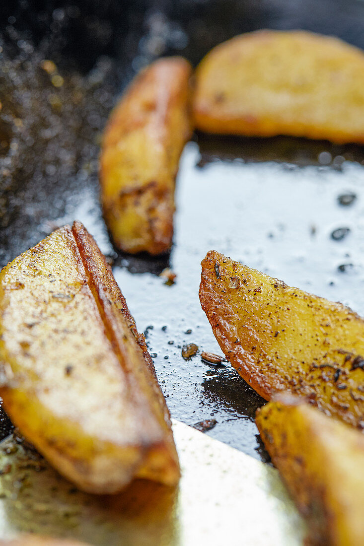 Oven-roasted spicy wedges
