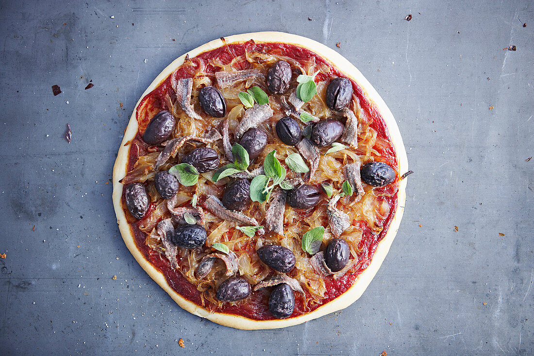 Onion, Anchovy and Olive Pizza
