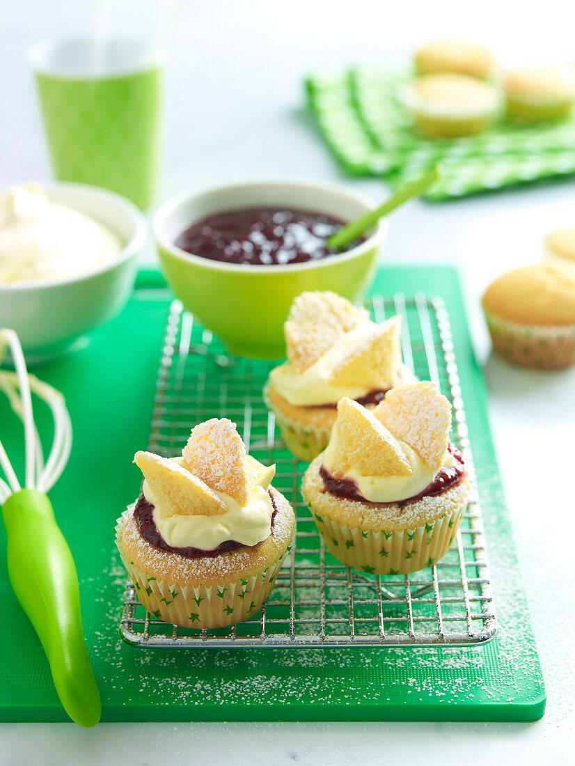 Butterfly-Cupcakes mit Marmelade