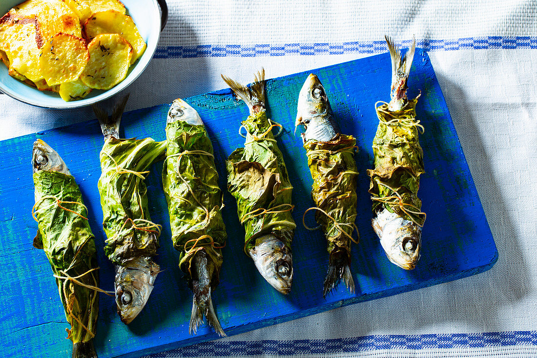 Grilled sardines in savoy cabbage