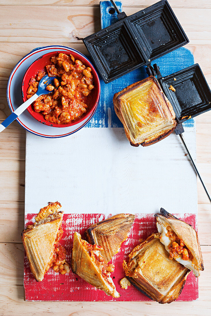 Bacon, mozzarella and baked bean jaffles