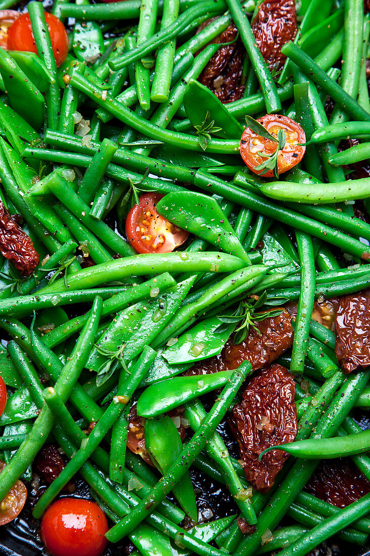 Grilled, smoked green bean with bacon and cherry tomatoes