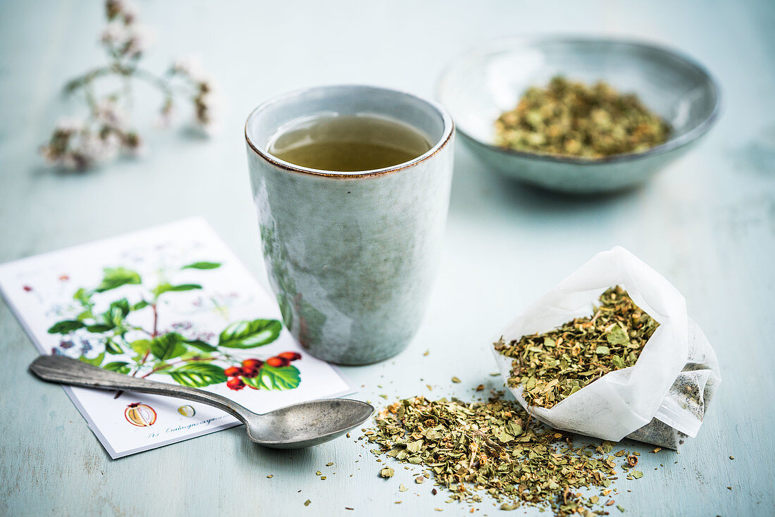 Hawthorn flower tea (Crataegus monogyna)