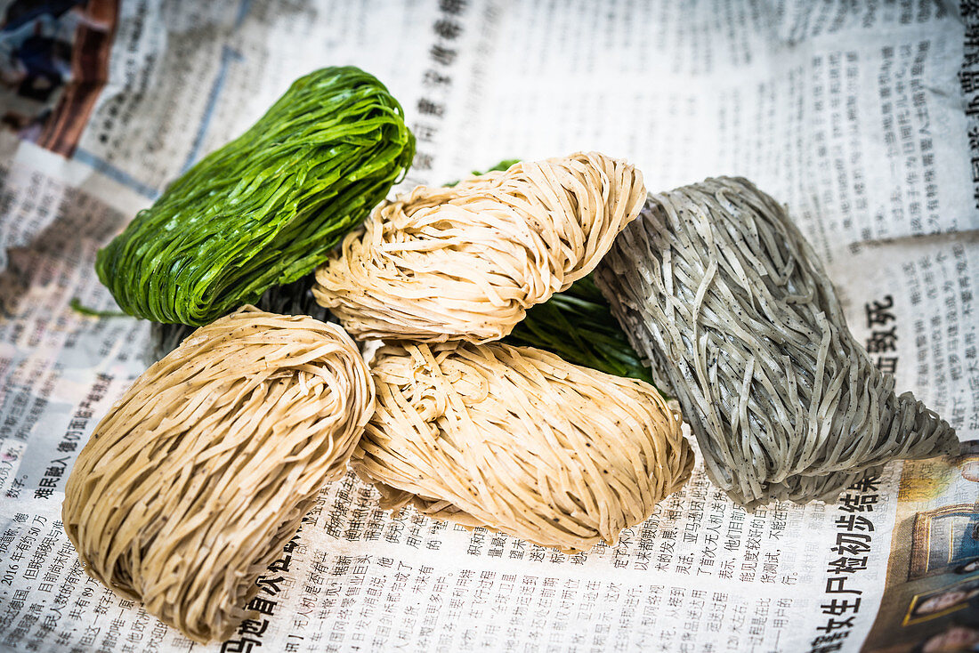 Chinese noodles (wheat, spinach, buckwheat)