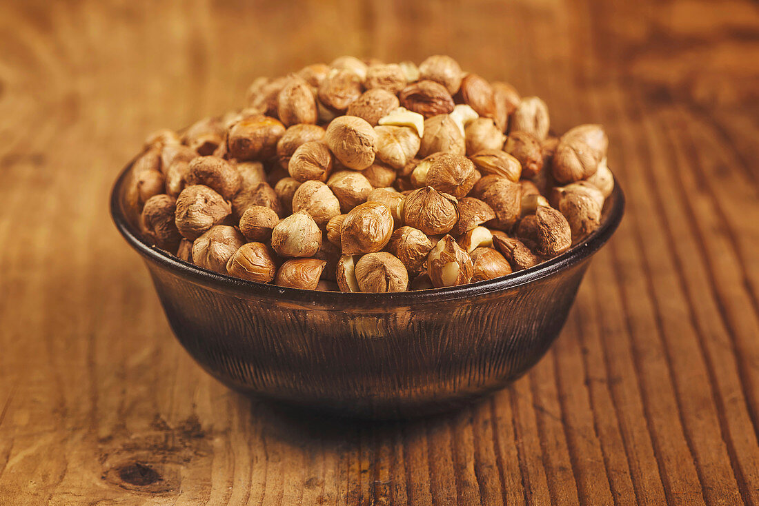 Hazelnuts in bowl