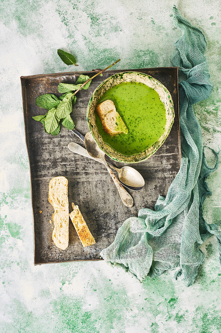 Green pea and mint soup