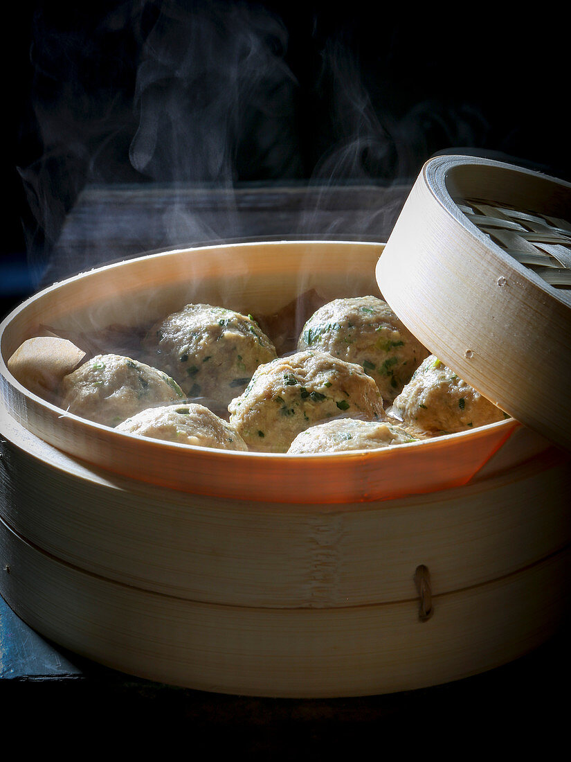 Gedämpfte Ingwer-Hühnerfleischbällchen (Asien)