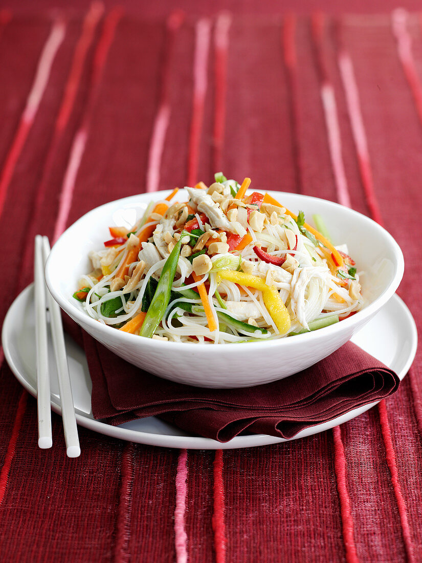 Rice noodle salad with chicken and coconut (Asia)