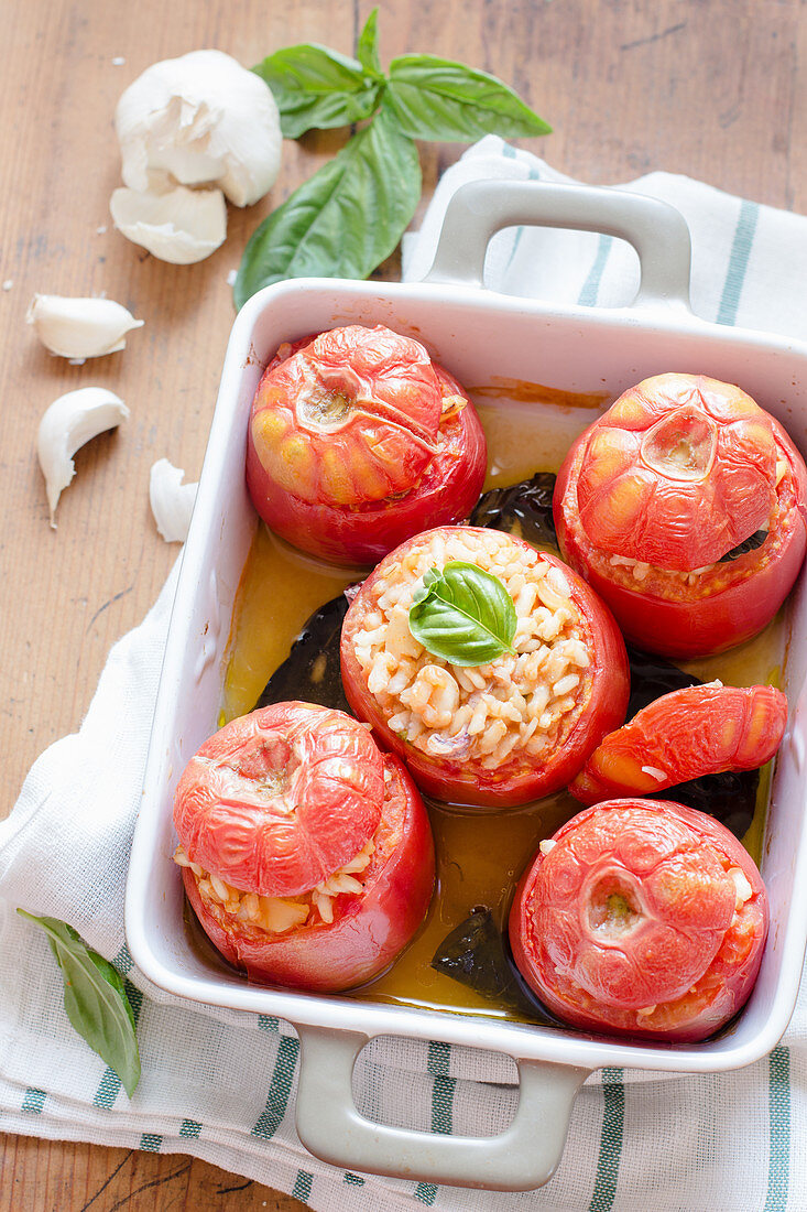 Ofengebackene Tomaten mit Reisfüllung