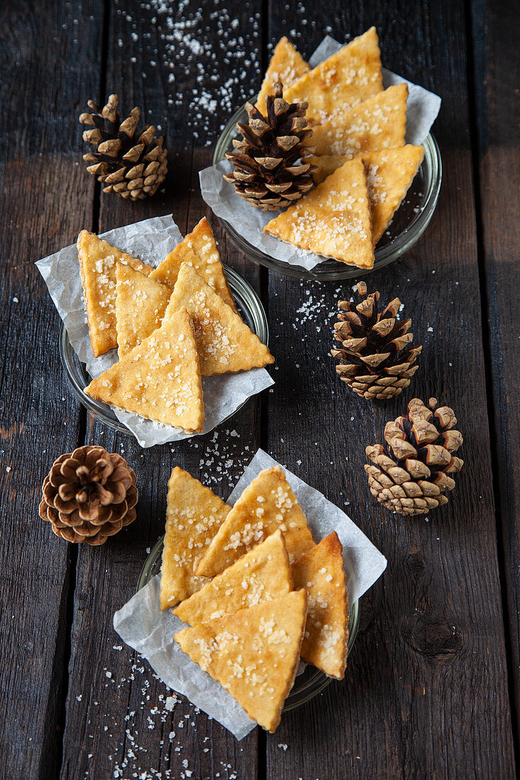 Spelt crackers with fleur de sel