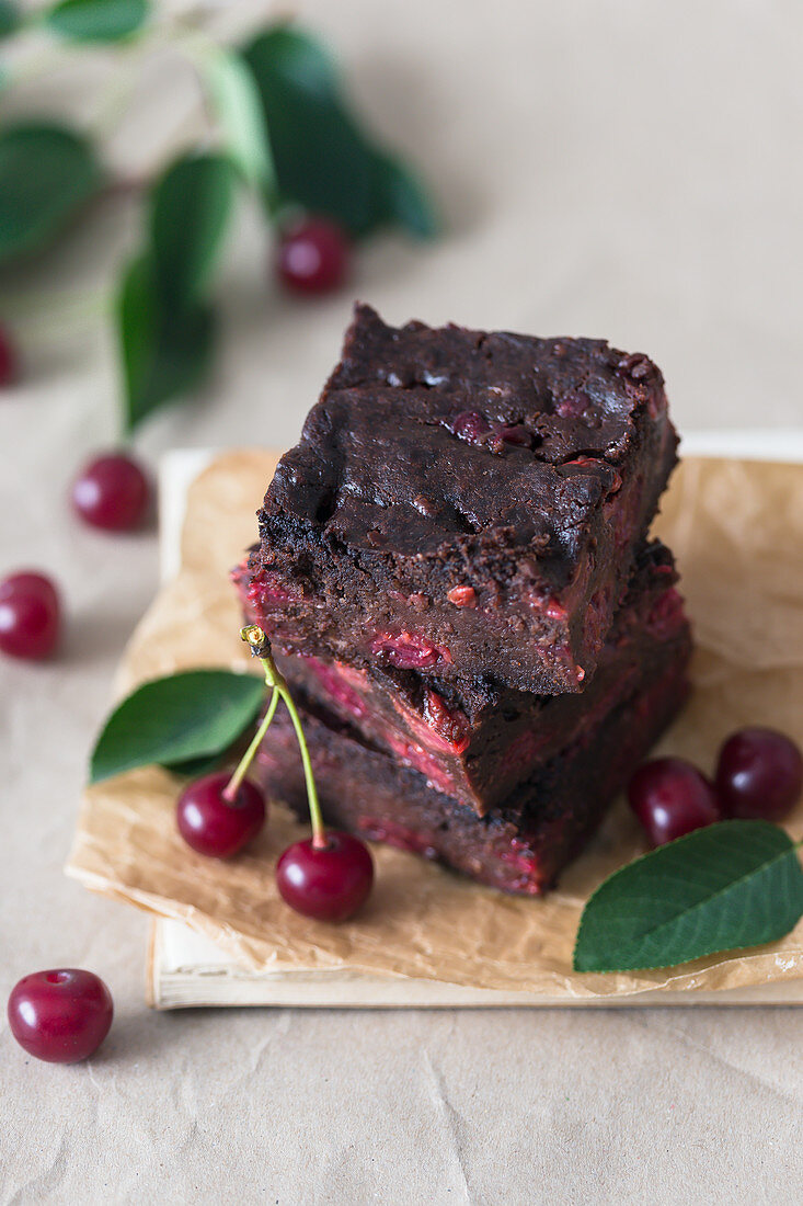 Brownie squares with cherries