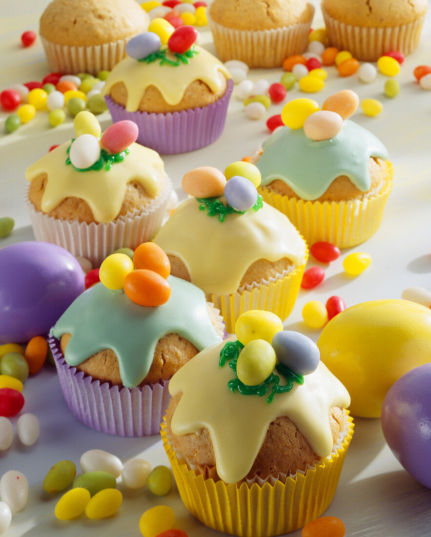 Easter muffins with sugar eggs