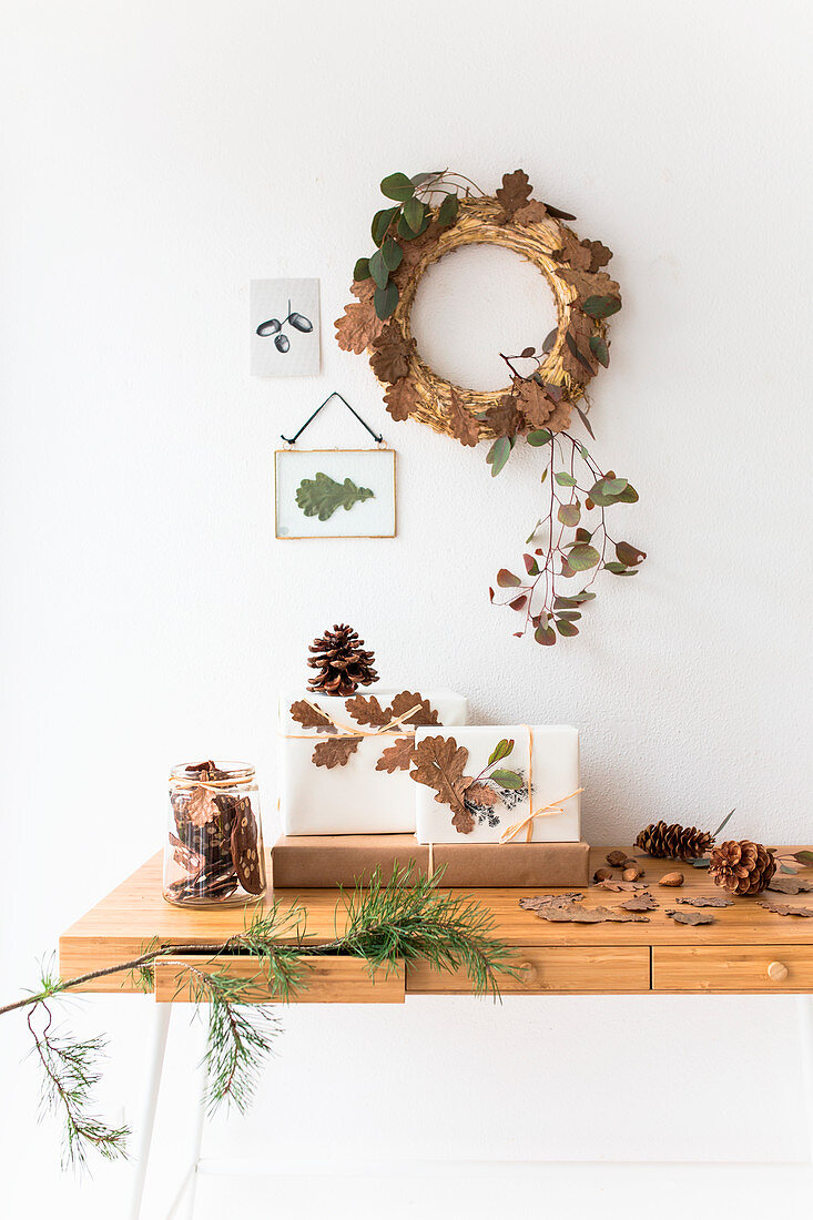 Autumn arrangement of oak leaves