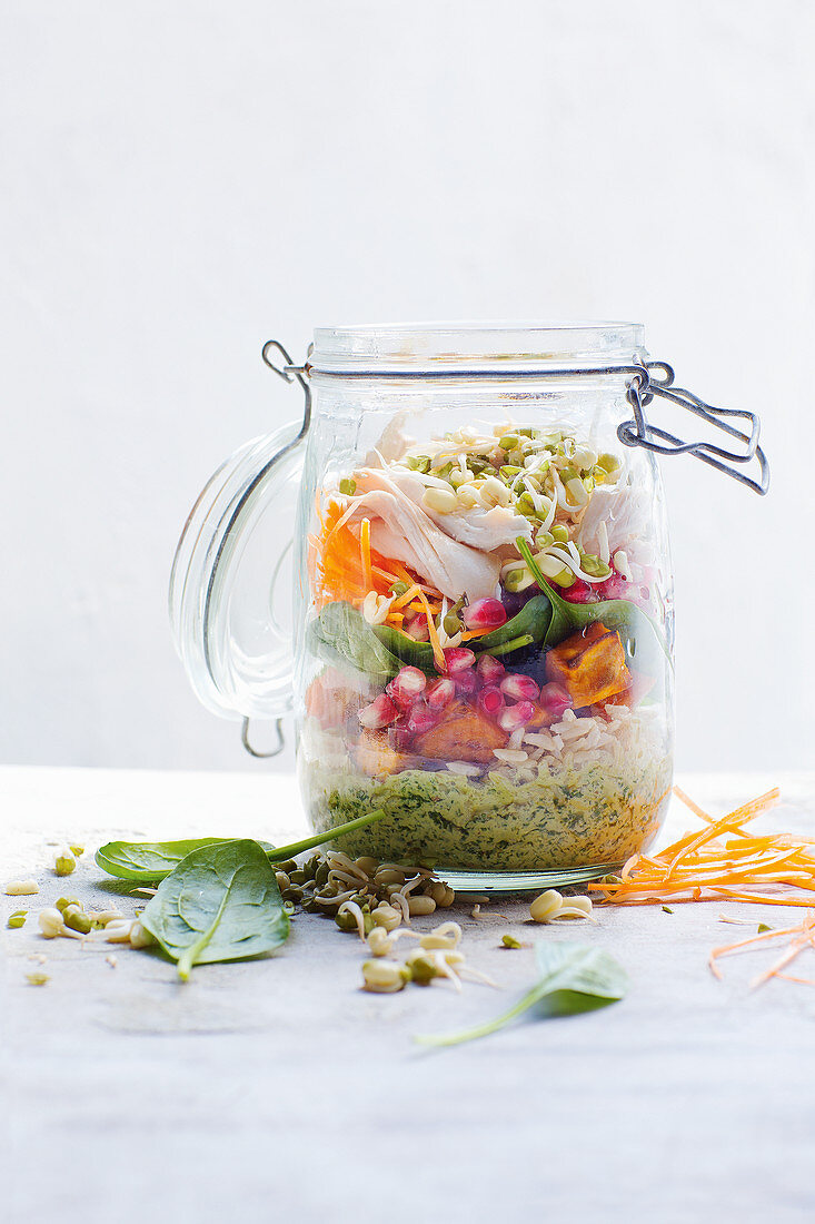 Jar salad with asian dressing