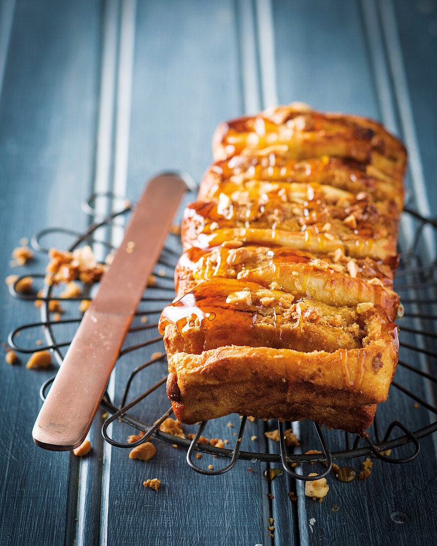 Peanut butter and golden syrup buns