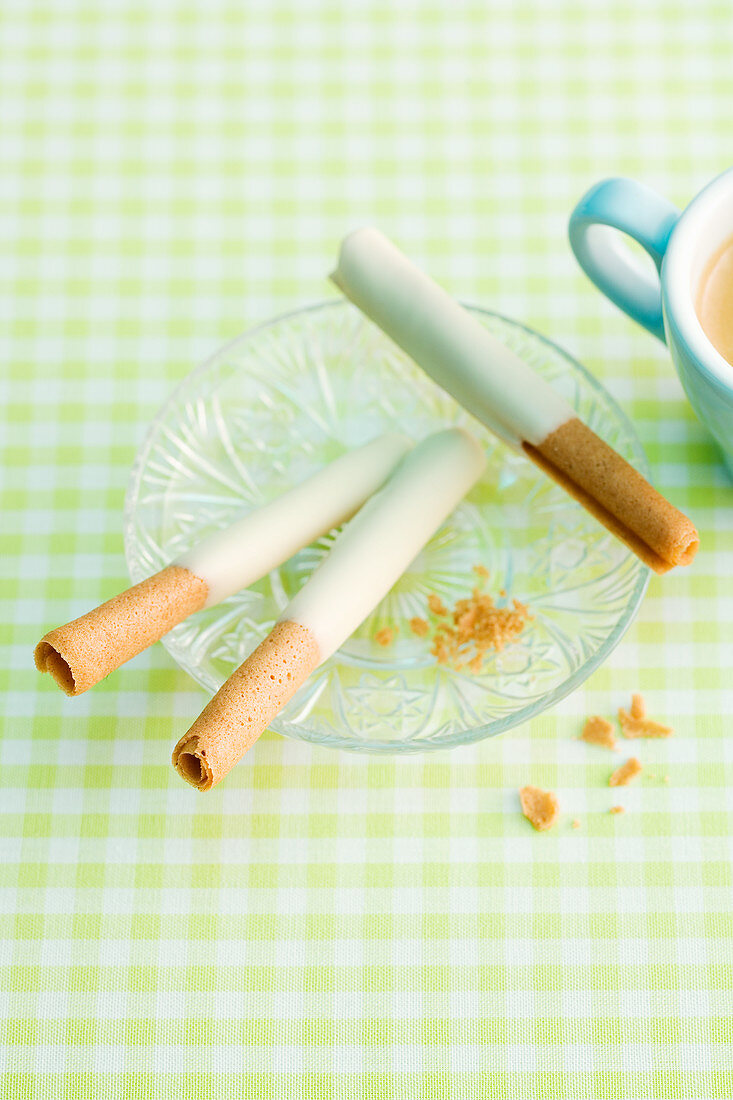 Chocolate and cinnamon cigarettes