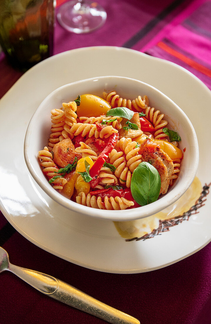 Pasta mit Huhn und Paprika