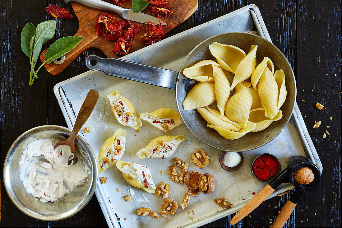 Muschelnudeln mit Tomaten-Ricottafüllung