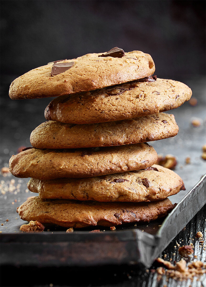 Ein Stapel Choocolate Chips Cookies (Nahaufnahme)