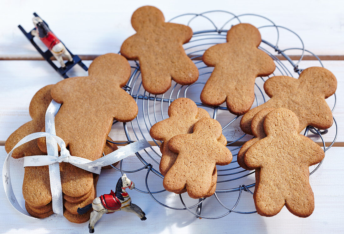 Pepparkakor (gingerbread men, Sweden)