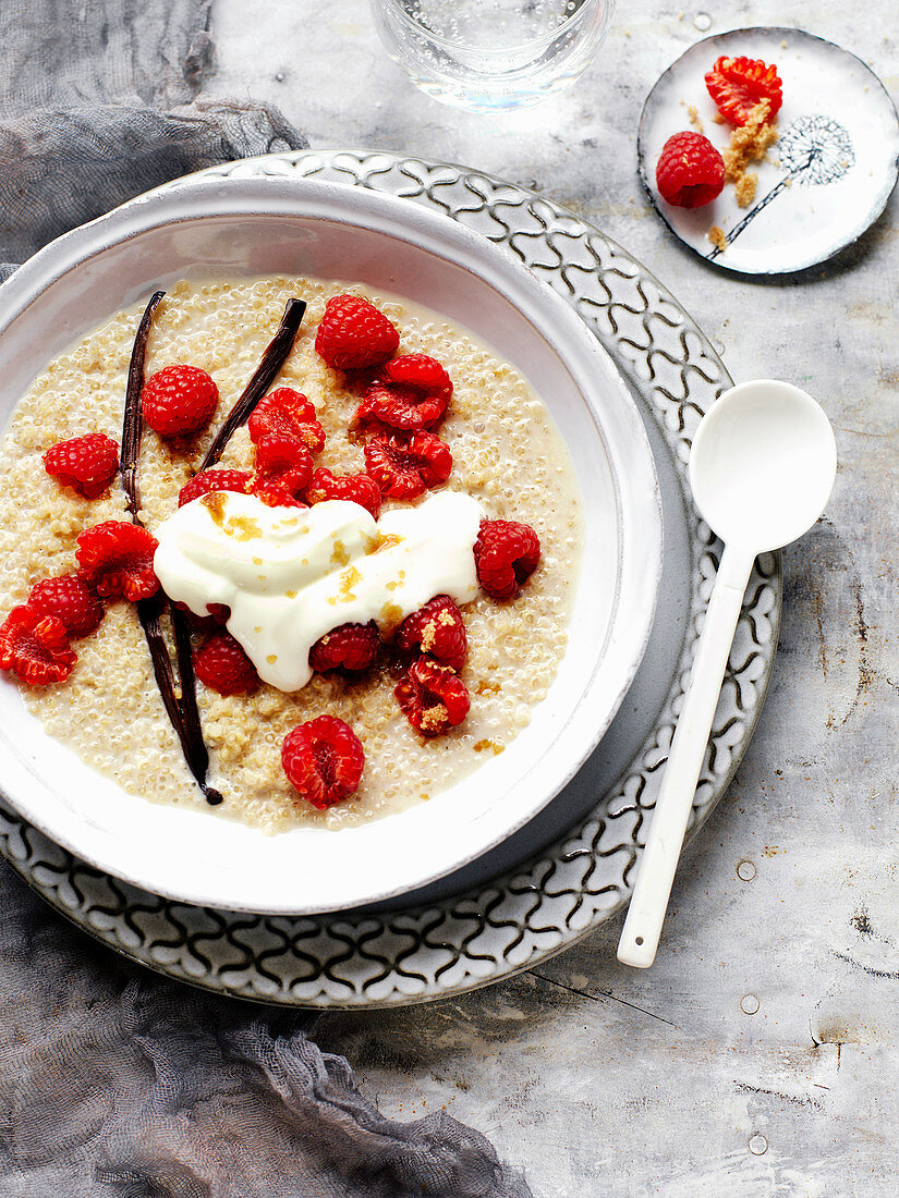 Raspberries and Quinoa Porridge