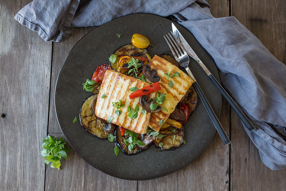 Grilled cheese and vegetables