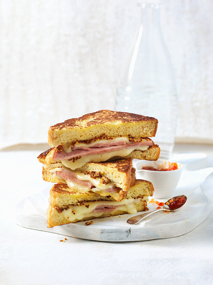 Monte Cristo (French Toast mit Schinken und Käse)