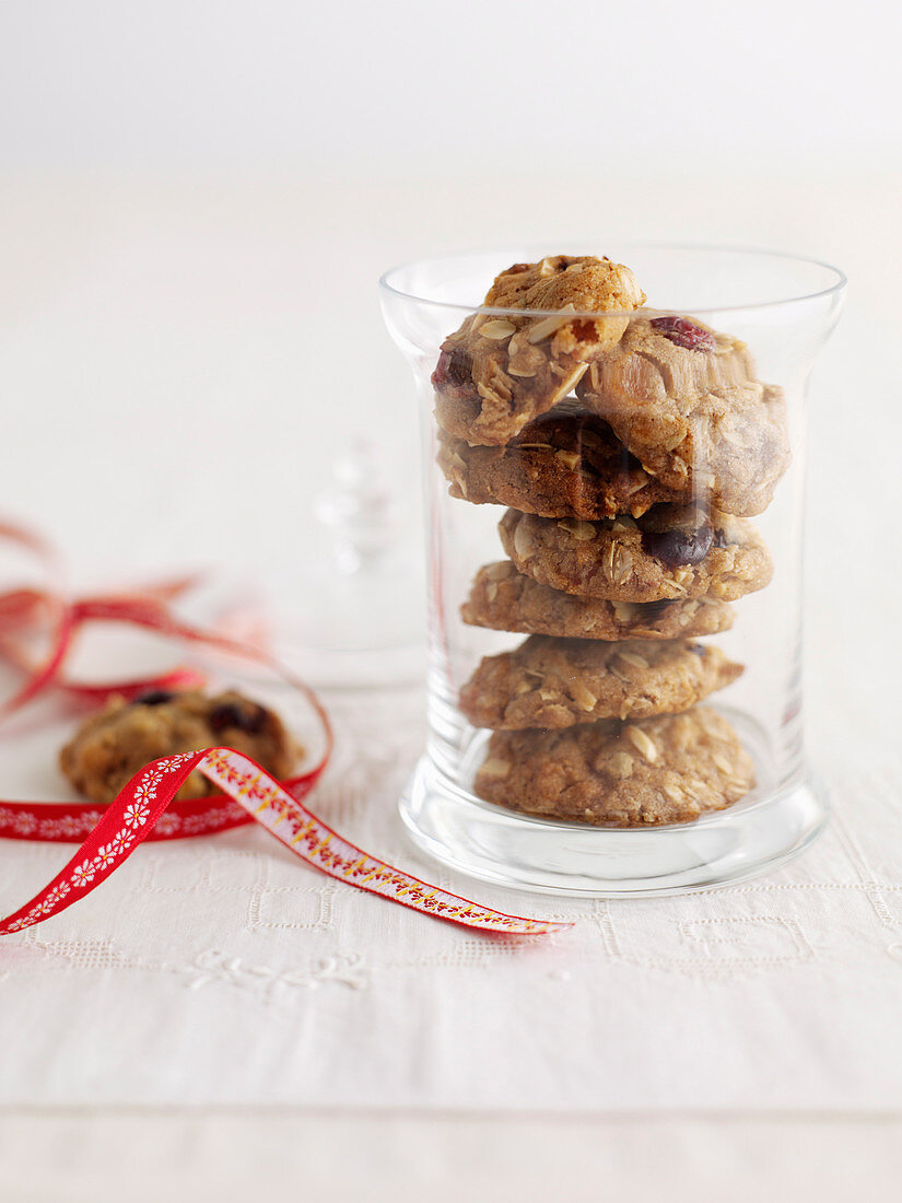 Crunchy muesli cookies