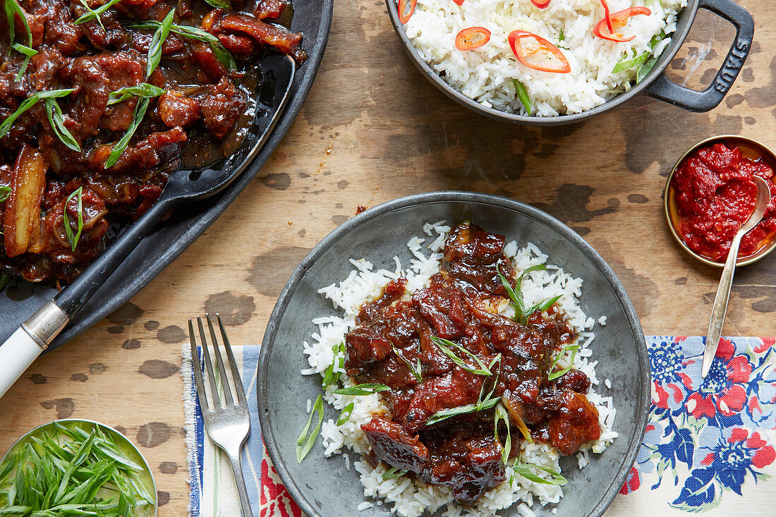 Karamellisiertes Schweinefleisch (Thit kho to, Vietnam)