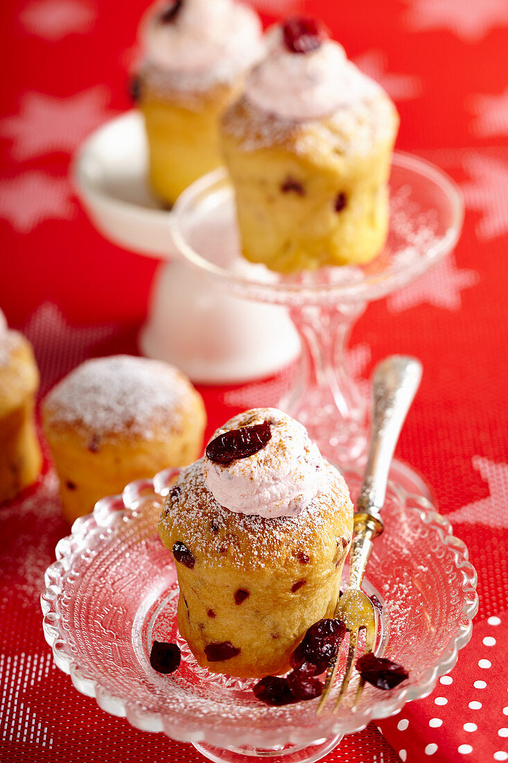 Mini-Stollen-Cupcakes mit Cranberries, im Glas gebacken