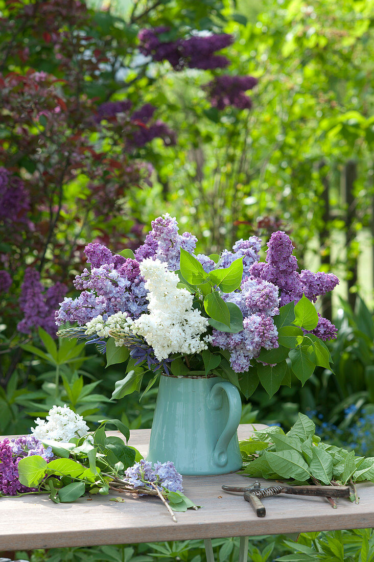 Purple - White Lilac Bouquet Stuck