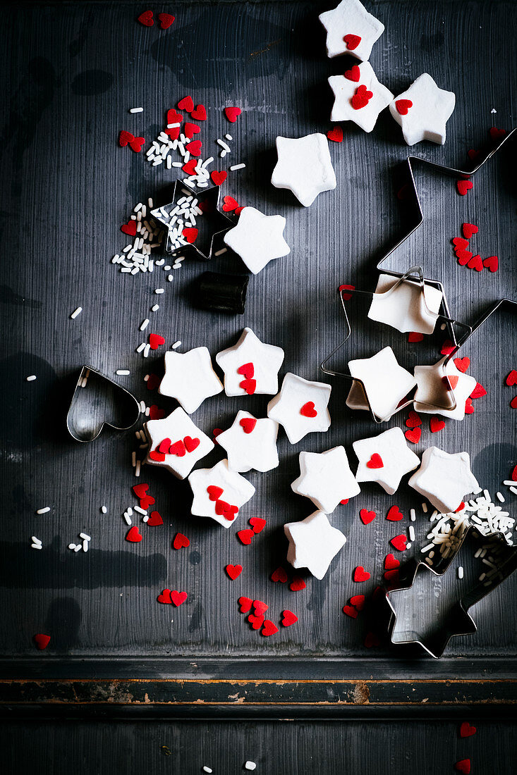 Marshmallows in Sternform zu Weihnachten