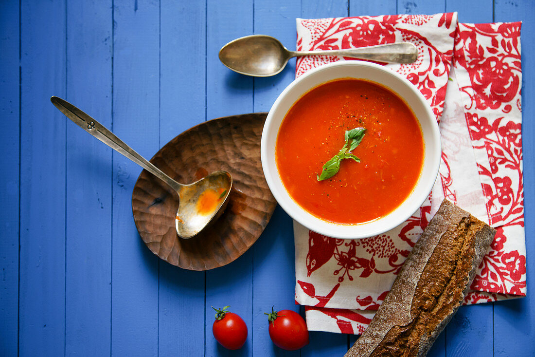 Tomato soup with basil and rye bread