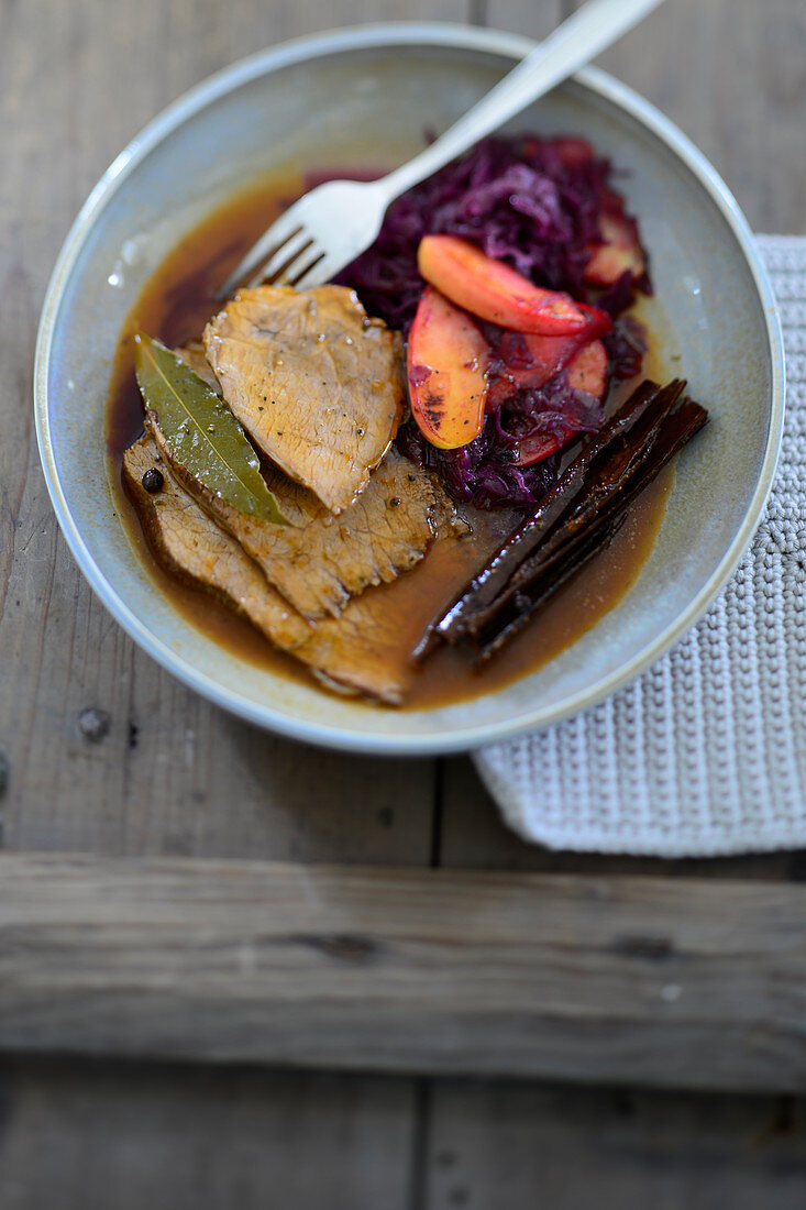 Spiced pot roast with apple red cabbage