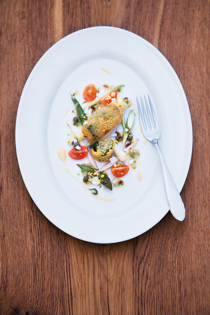 Baked zander croquettes with asparagus