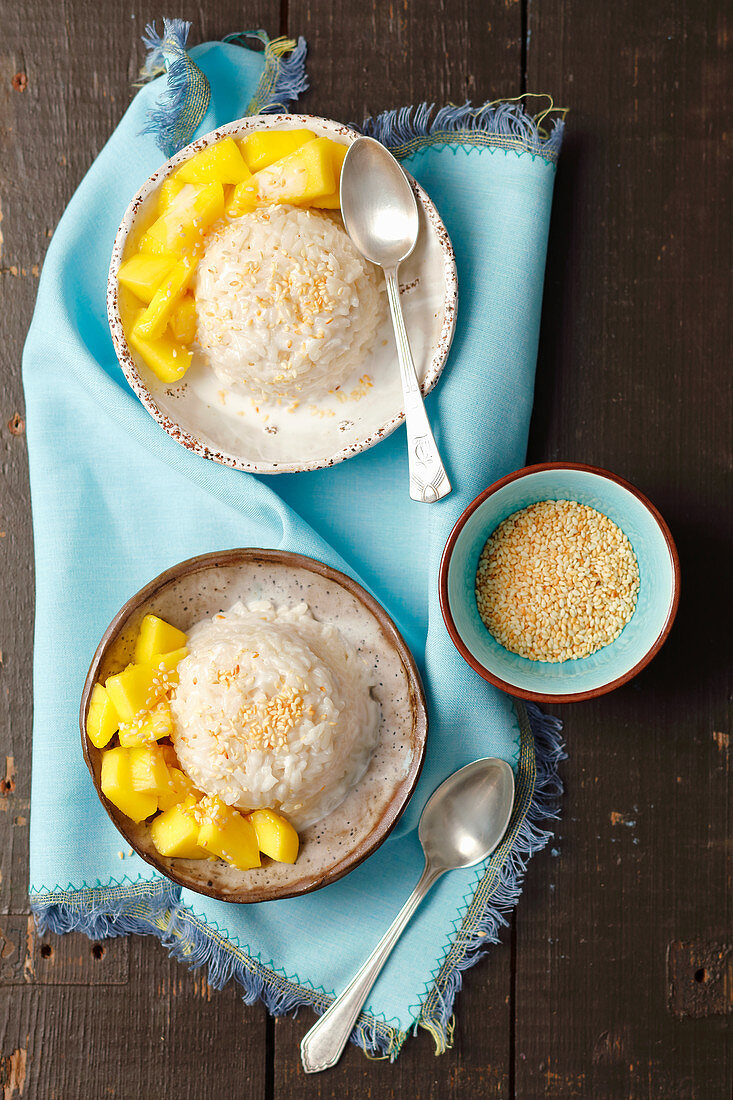 Thai rice and coconut pudding with mango