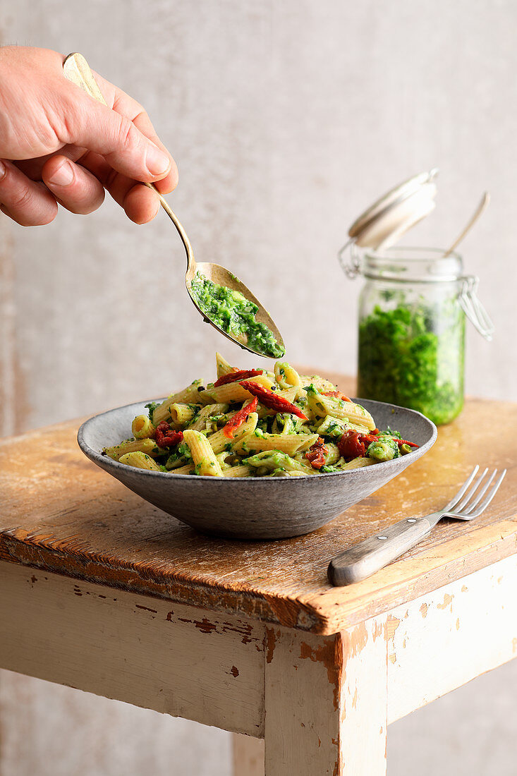 Penne with kale and avocado pesto