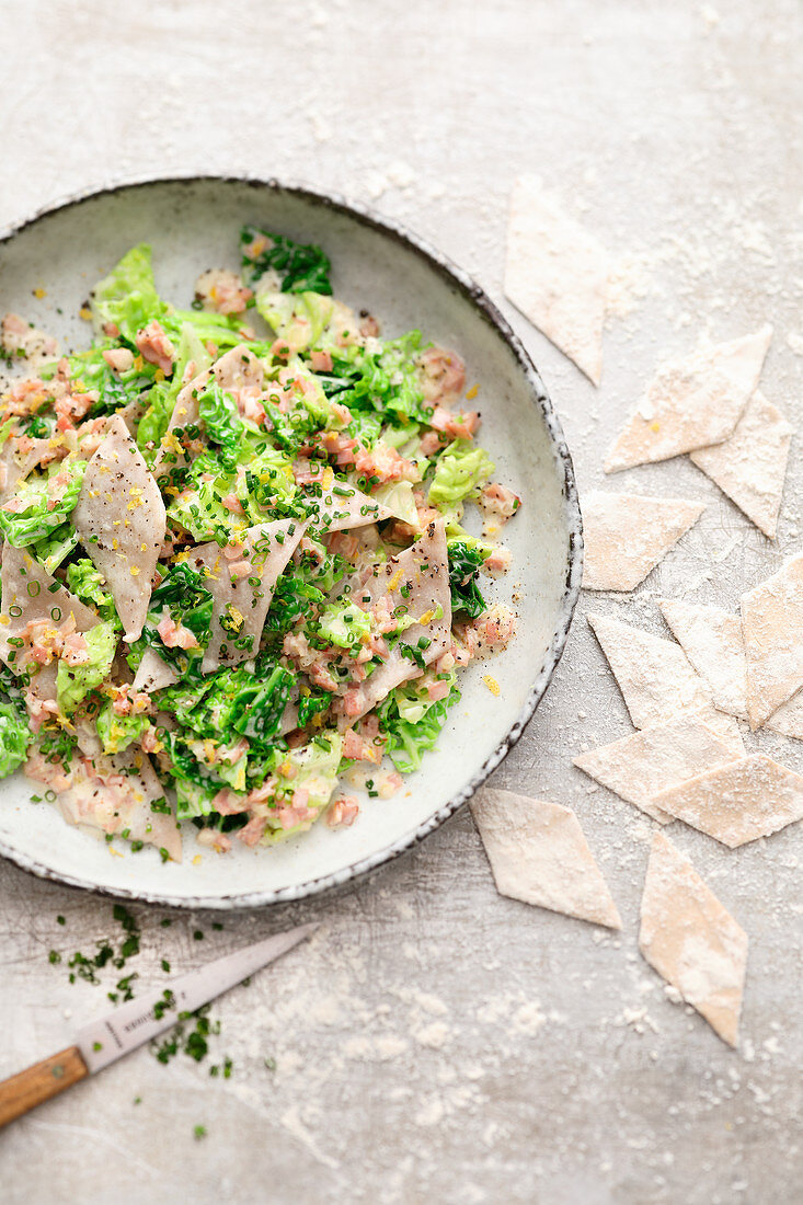 Buckwheat stew with savoy cabbage and ham