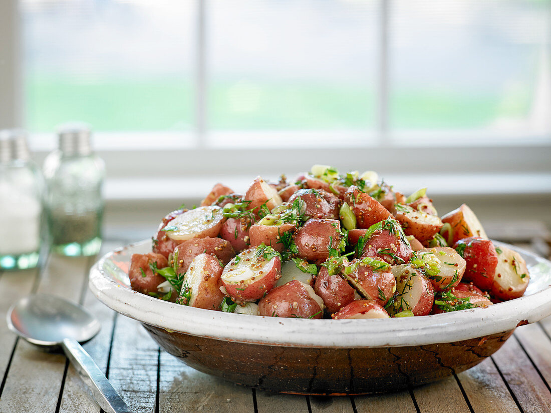 Kartoffelsalat mit Dijon-Vinaigrette